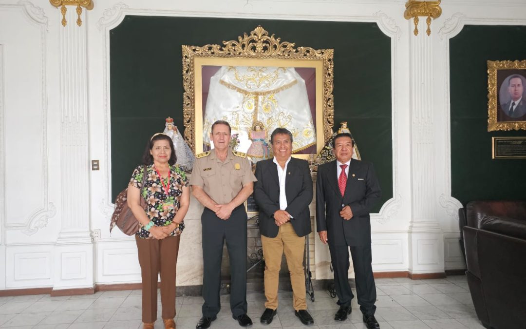 Directivos de Colegio Periodistas se reúnen con nuevo jefe PNP Arequipa