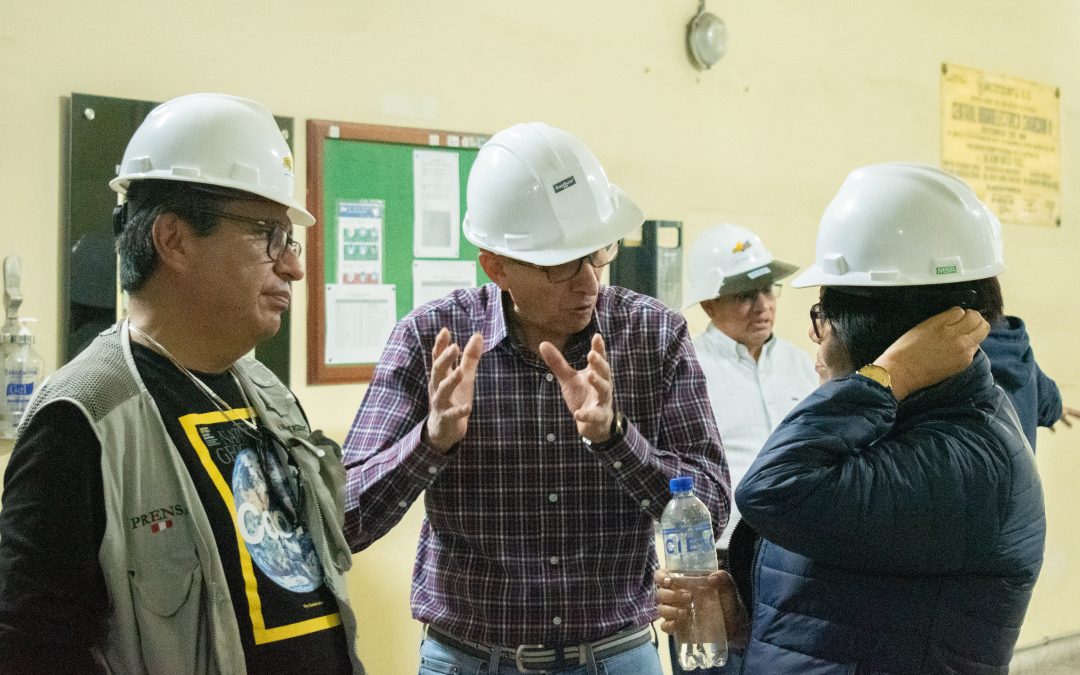Directivos del Colegio de Periodistas de Arequipa visitan centrales hidroeléctricas en valle de Chilina