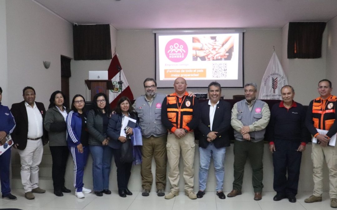 Hombro a Hombro capacitó a periodistas en Gestión de Riesgos y Desastres