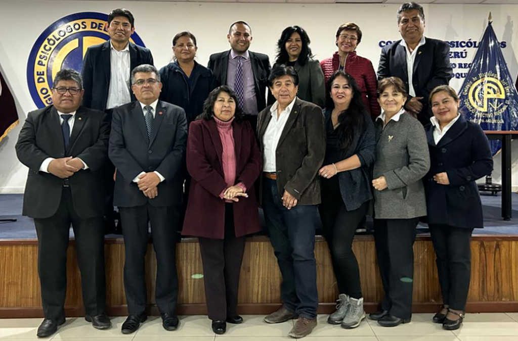 Decanos eligen a antropóloga como presidenta de CONREDE Arequipa Directiva es integrada por 80% de mujeres profesionales