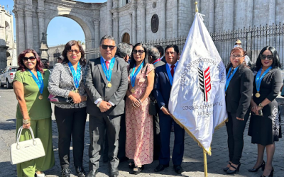 Directivos de CPP-CR Arequipa presentes en izamiento y desfile