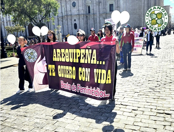 Periodista Fiorella Matos, desde U-Manos promueve marcha de «Ataúdes blancos»