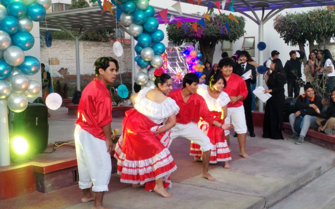 Música y orgullo estudiantil en verbena de Ciencias de la Comunicación UNSA