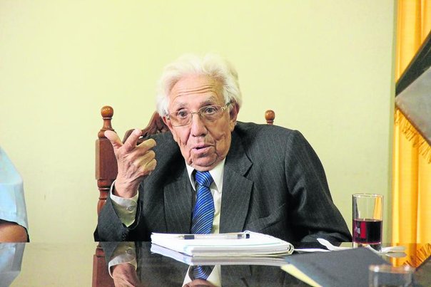 Simón Balbuena Marroquín: Cinco décadas entre el periodismo y la política arequipeña