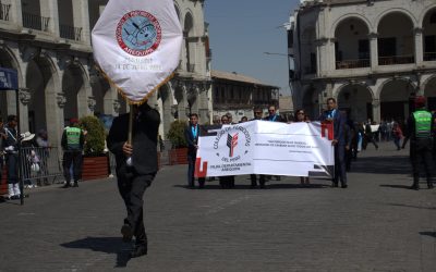 Periodistas de Arequipa celebran su día con izamiento, desfile y fiesta deportiva
