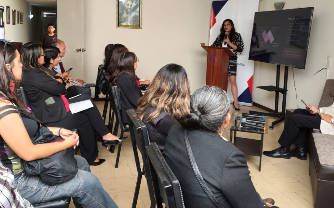 Conversatorio analizó los desafíos actuales que enfrentan las mujeres